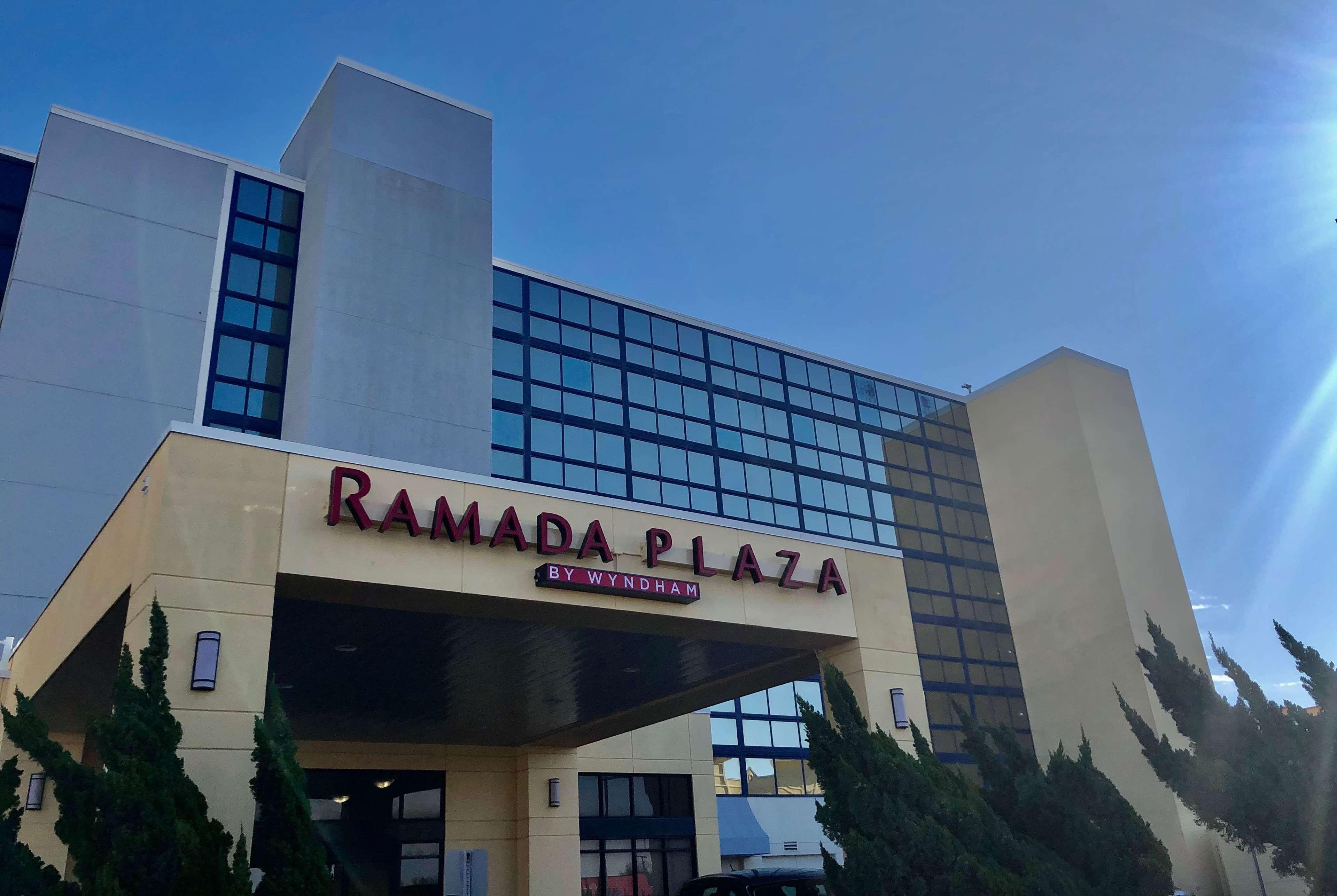 Ramada By Wyndham Virginia Beach Exterior foto